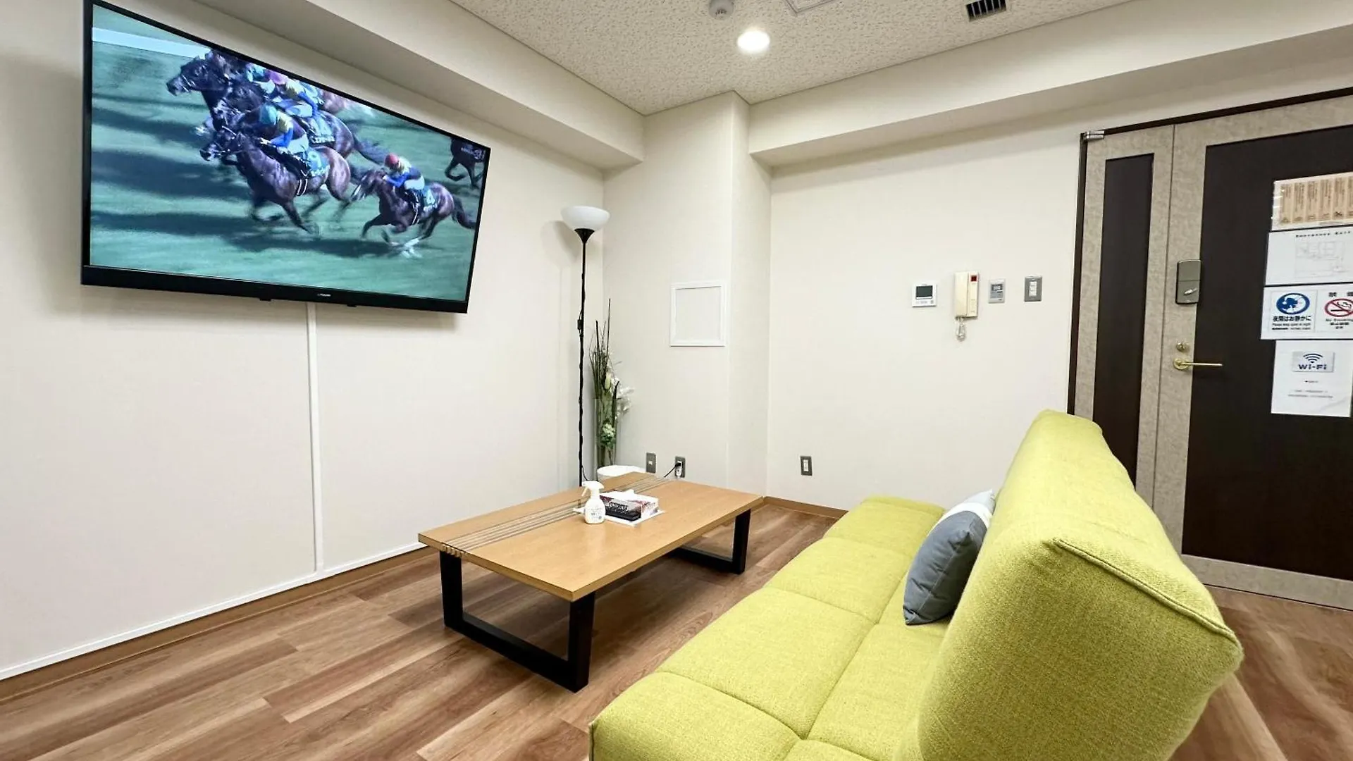 Nm71 Liz Osaka Castle Apartment 0*,  Japan